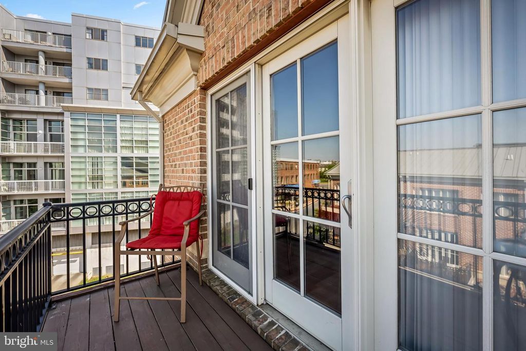 Image 39 of property listing at 2618 LIGHTHOUSE LN, Baltimore, MD 21224