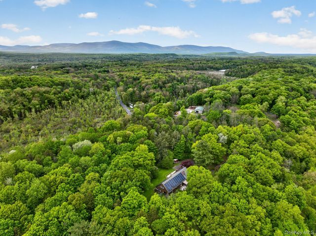 101 Tuytenbridge Road, Lake Katrine, NY 12449