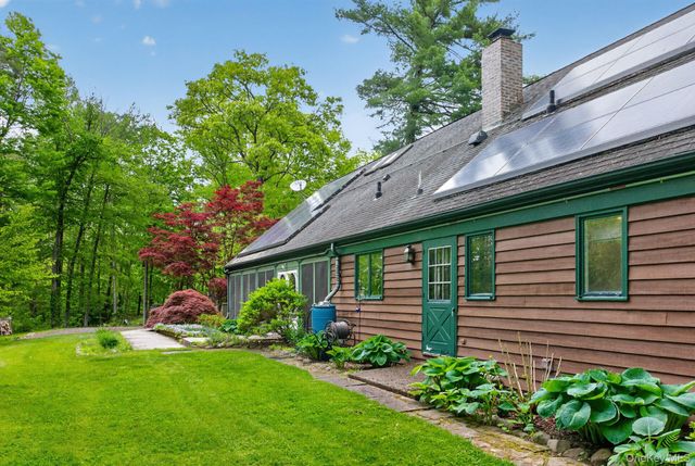 101 Tuytenbridge Road, Lake Katrine, NY 12449