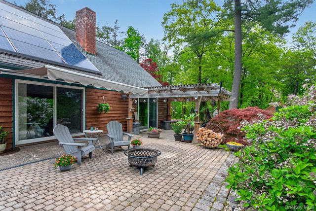 101 Tuytenbridge Road, Lake Katrine, NY 12449