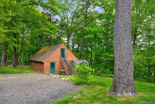 101 Tuytenbridge Road, Lake Katrine, NY 12449