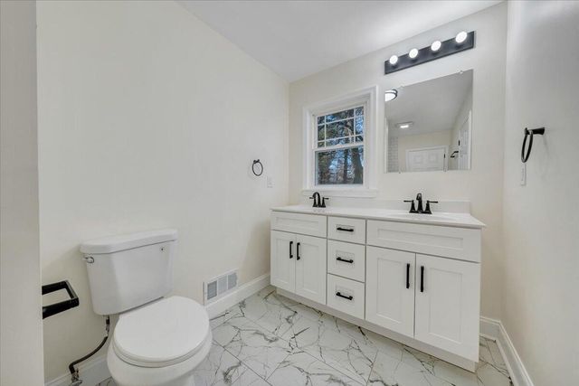 1602 Angus RD, Roanoke, VA 24017