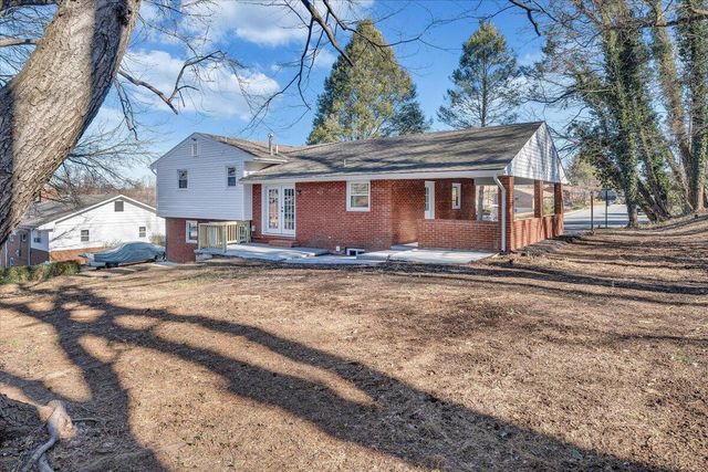 1602 Angus RD, Roanoke, VA 24017