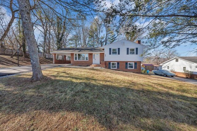 1602 Angus RD, Roanoke, VA 24017