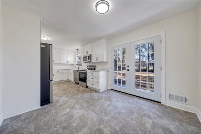 1602 Angus RD, Roanoke, VA 24017