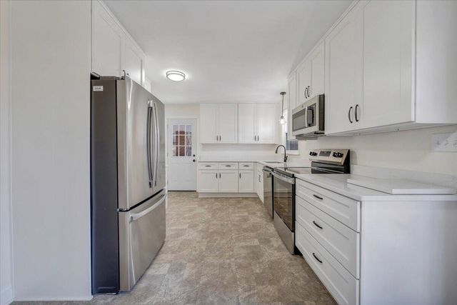 1602 Angus RD, Roanoke, VA 24017