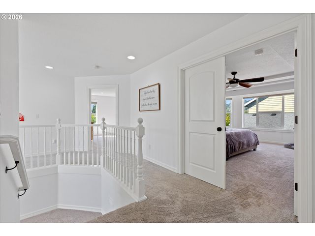 211 W HAZELNUT Dr, Newberg, OR 97132