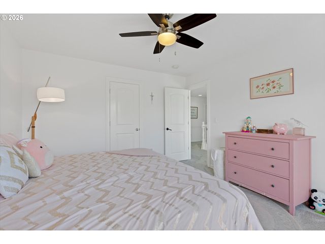 211 W HAZELNUT Dr, Newberg, OR 97132