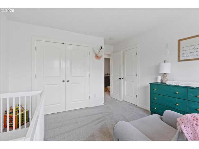 211 W HAZELNUT Dr, Newberg, OR 97132