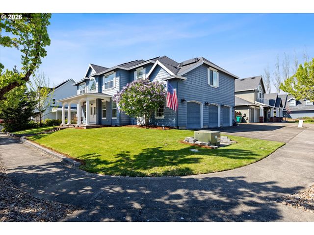 211 W HAZELNUT Dr, Newberg, OR 97132
