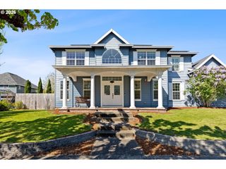 211 W HAZELNUT Dr, Newberg, OR 97132