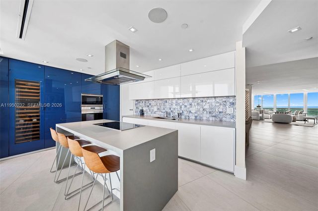 1000 S Pointe Dr 2802, Miami Beach, FL 33139