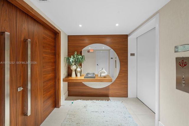 1000 S Pointe Dr 2802, Miami Beach, FL 33139