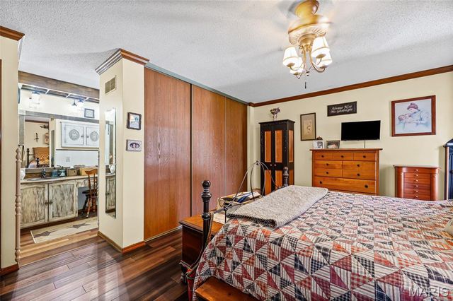 1048 Patience Drive, Florissant, MO 63034