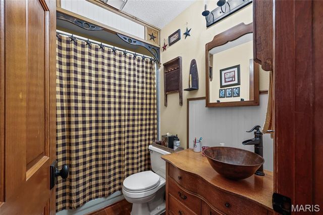 1048 Patience Drive, Florissant, MO 63034