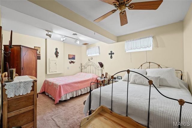 1048 Patience Drive, Florissant, MO 63034