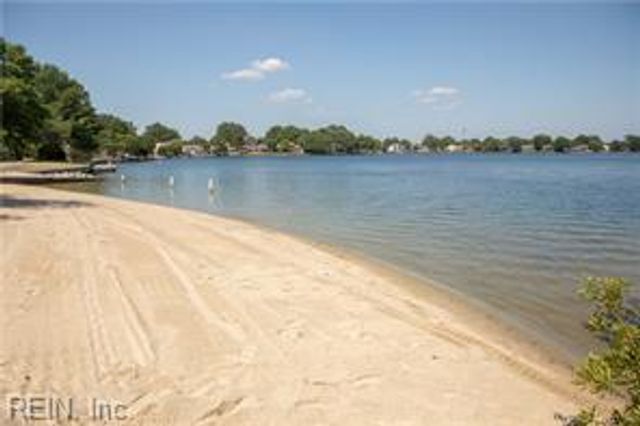 1520 Saybrook CV, Virginia Beach, VA 23464