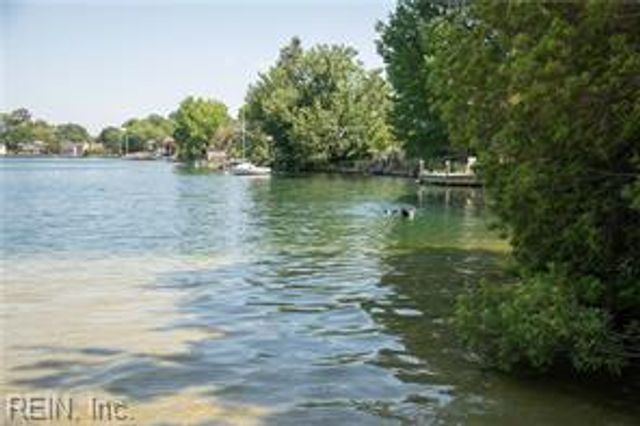 1520 Saybrook CV, Virginia Beach, VA 23464