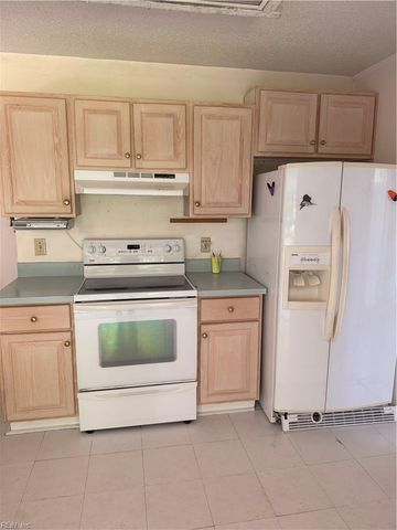 1520 Saybrook CV, Virginia Beach, VA 23464