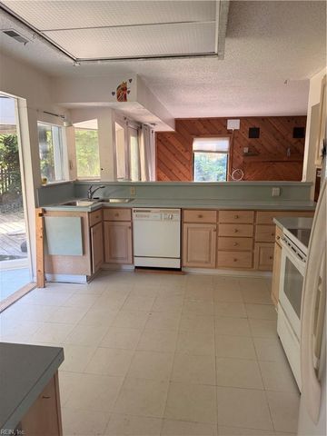 1520 Saybrook CV, Virginia Beach, VA 23464