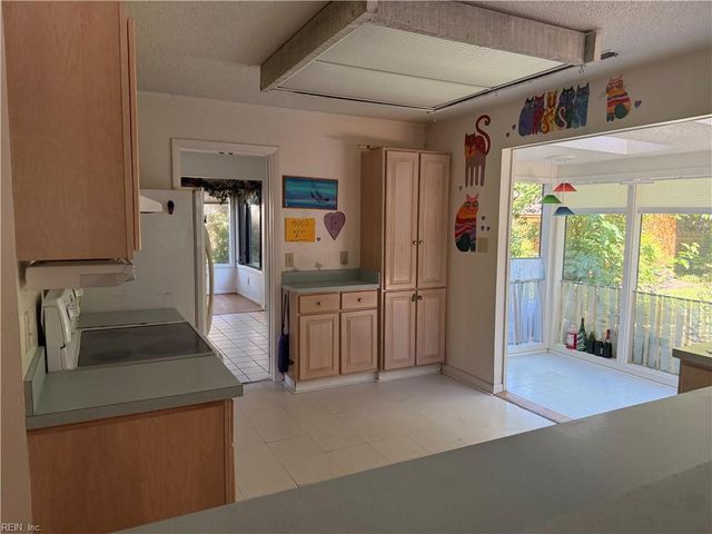 1520 Saybrook CV, Virginia Beach, VA 23464