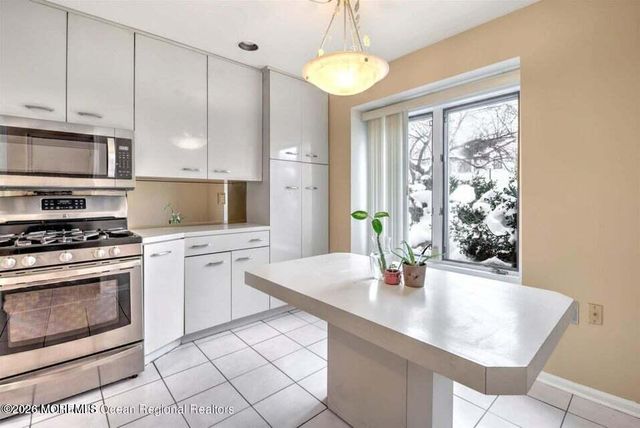 123 Tangerine Drive, Marlboro, NJ 07746