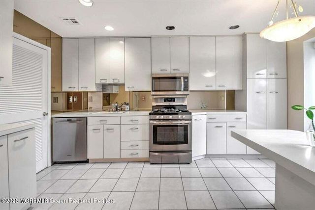 123 Tangerine Drive, Marlboro, NJ 07746