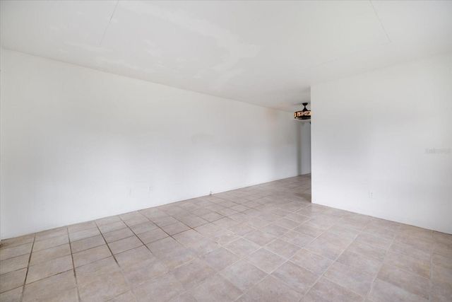 450 32ND AVENUE N 106W, St Petersburg, FL 33704