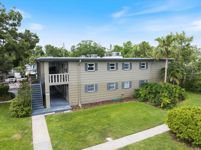 450 32ND AVENUE N 106W, St Petersburg, FL 33704