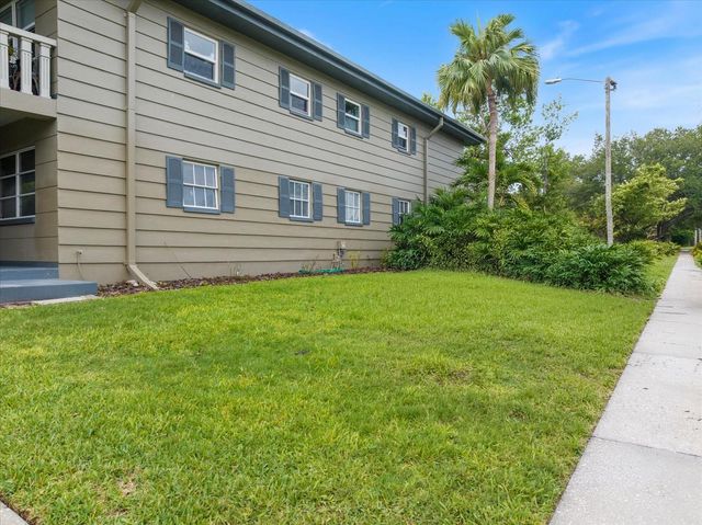 450 32ND AVENUE N 106W, St Petersburg, FL 33704