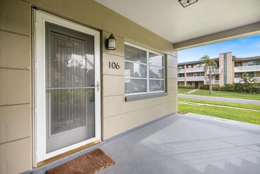 450 32ND AVENUE N 106W, St Petersburg, FL 33704