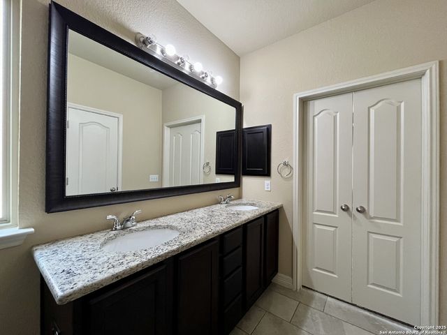 4928 Eagle Valley, Schertz, TX 78108