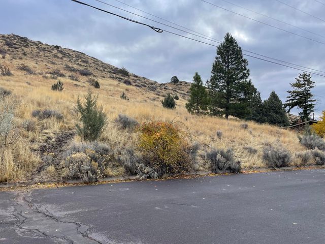 Fairmont Street lot 1-12, Klamath Falls, OR 97601