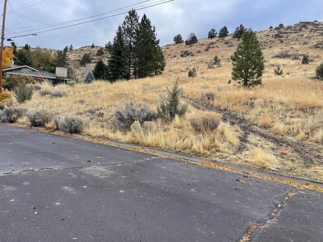 Fairmont Street lot 1-12, Klamath Falls, OR 97601