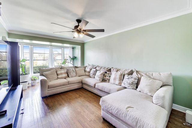 8022 S ALBANY Avenue, Chicago, IL 60652