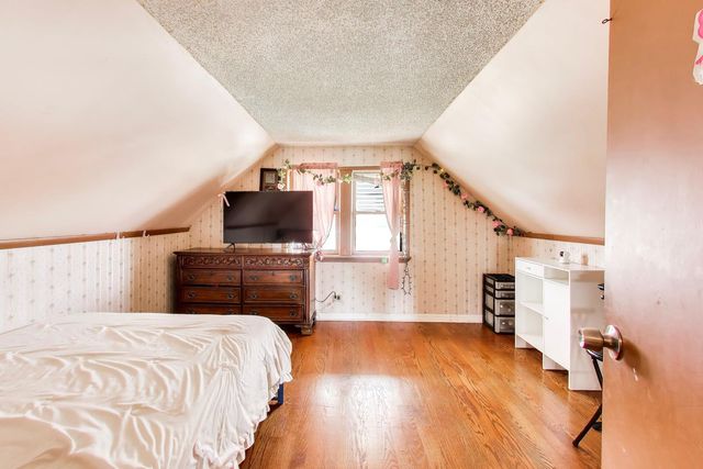 8022 S ALBANY Avenue, Chicago, IL 60652