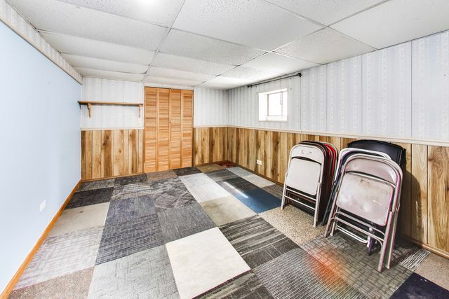 8022 S ALBANY Avenue, Chicago, IL 60652