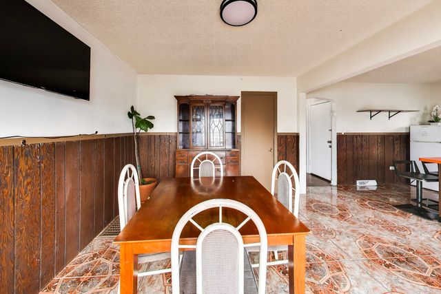 8022 S ALBANY Avenue, Chicago, IL 60652