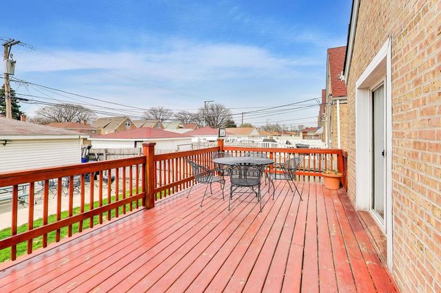 8022 S ALBANY Avenue, Chicago, IL 60652