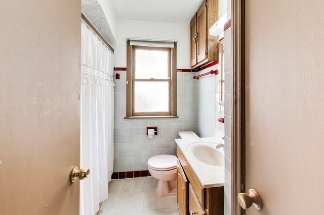 8022 S ALBANY Avenue, Chicago, IL 60652