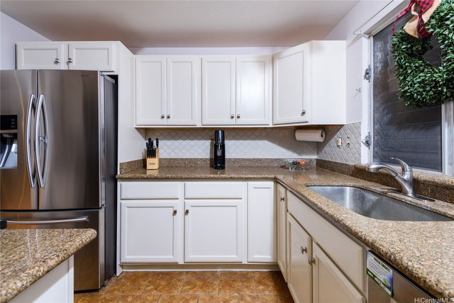 94-1030 Anania Circle 79, Honolulu, HI 96789