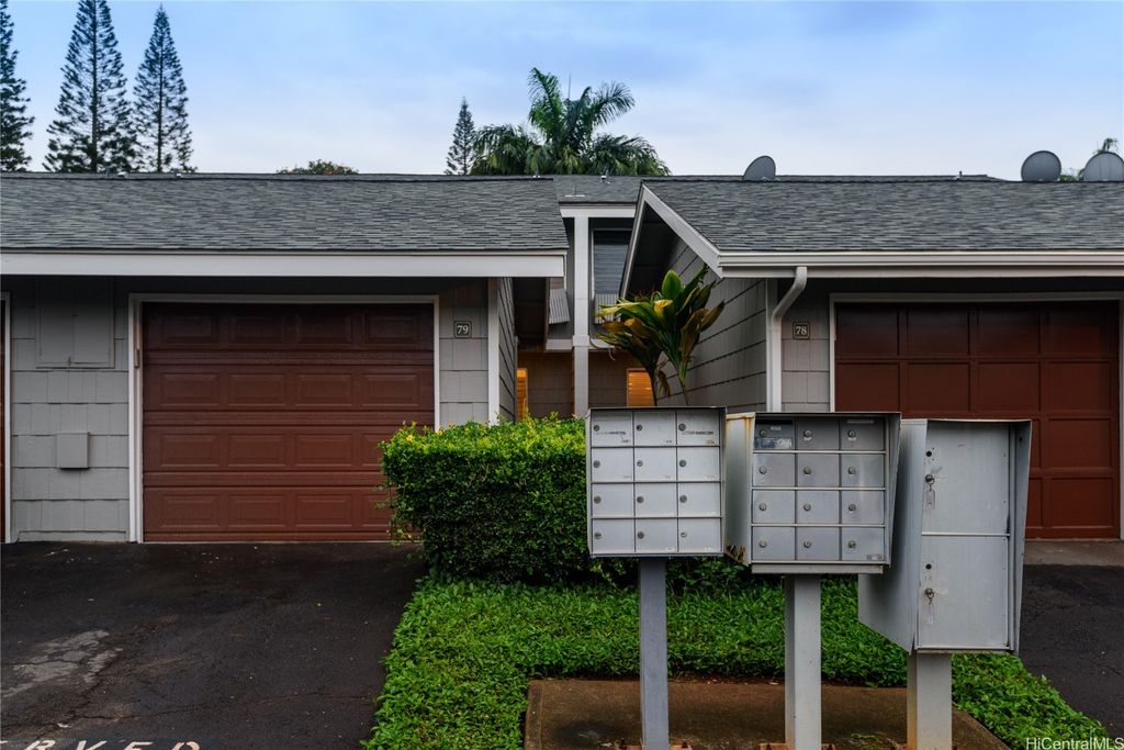 94-1030 Anania Circle 79, Honolulu, HI 96789