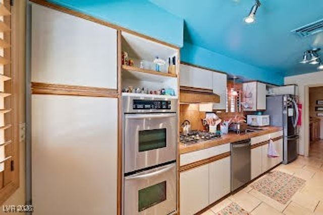 2909 Colanthe Avenue, Las Vegas, NV 89102