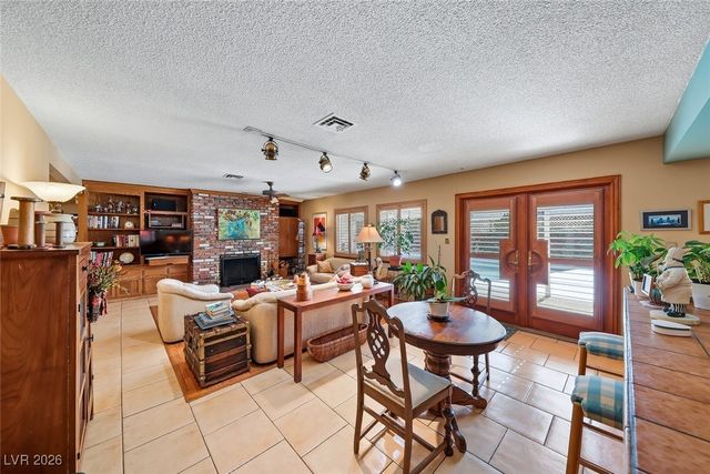 2909 Colanthe Avenue, Las Vegas, NV 89102