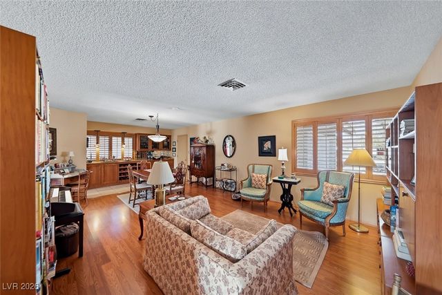 2909 Colanthe Avenue, Las Vegas, NV 89102