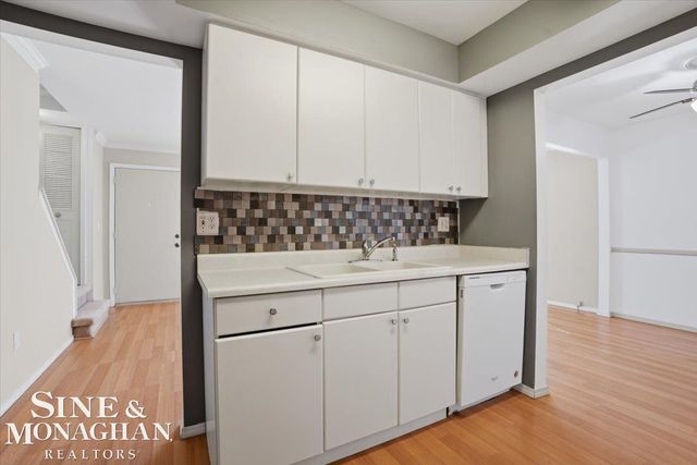 31627 Breezeway Street, Chesterfield Twp, MI 48047