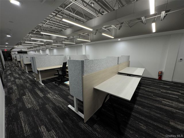 277 Northern Blvd 2, Great Neck, NY 11021