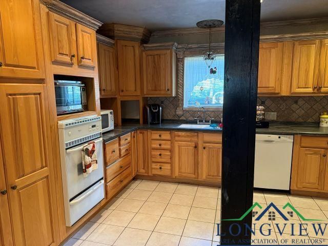 164 W Hayden, Carthage, TX 75633