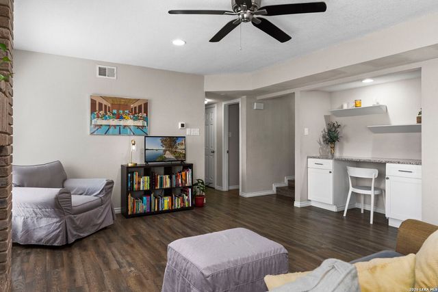 9318 Jorwoods, San Antonio, TX 78250