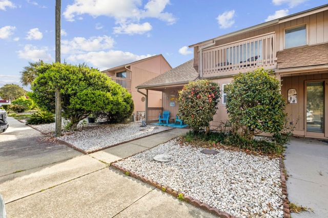 305 21st Ave S Apt 116, Myrtle Beach, SC 29577